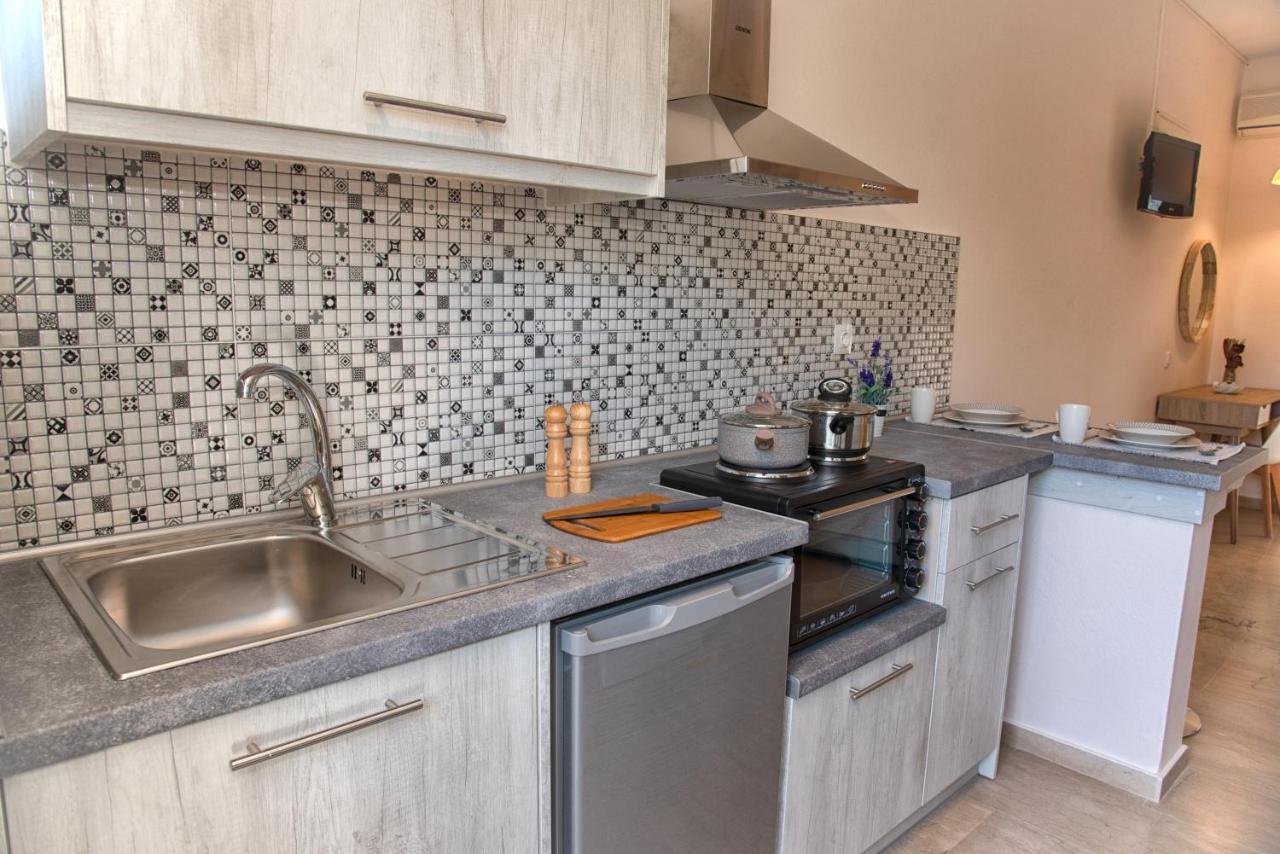 Costas Apartments Meszongí Kültér fotó