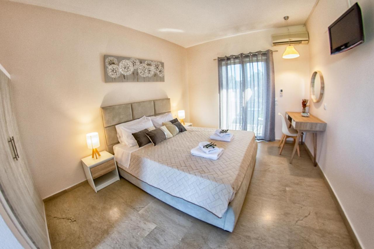 Costas Apartments Meszongí Kültér fotó